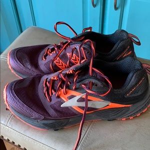 Women’s hiking tennis shoes